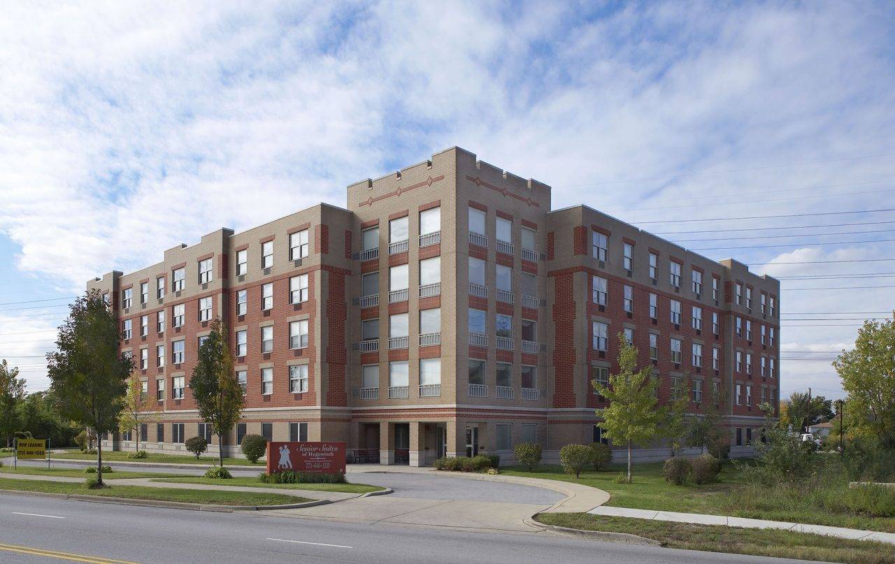 Independent Living in Chicago, IL at Senior Suites Hegewisch