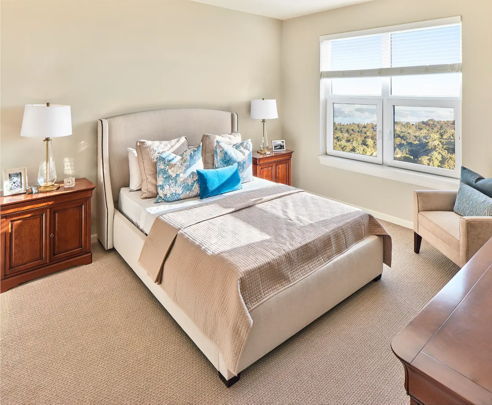 The Club at Briarcliff Manor bedroom