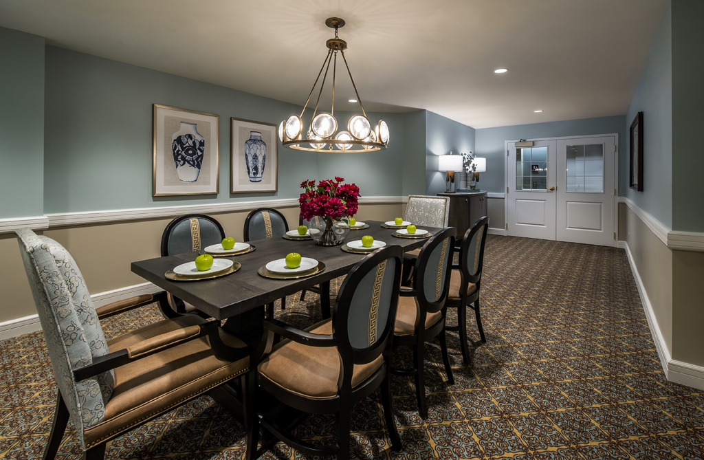 The seasons assisted living dining