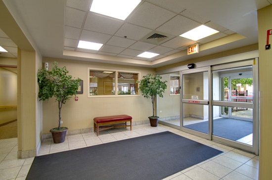 Senior suites belmont-cragin