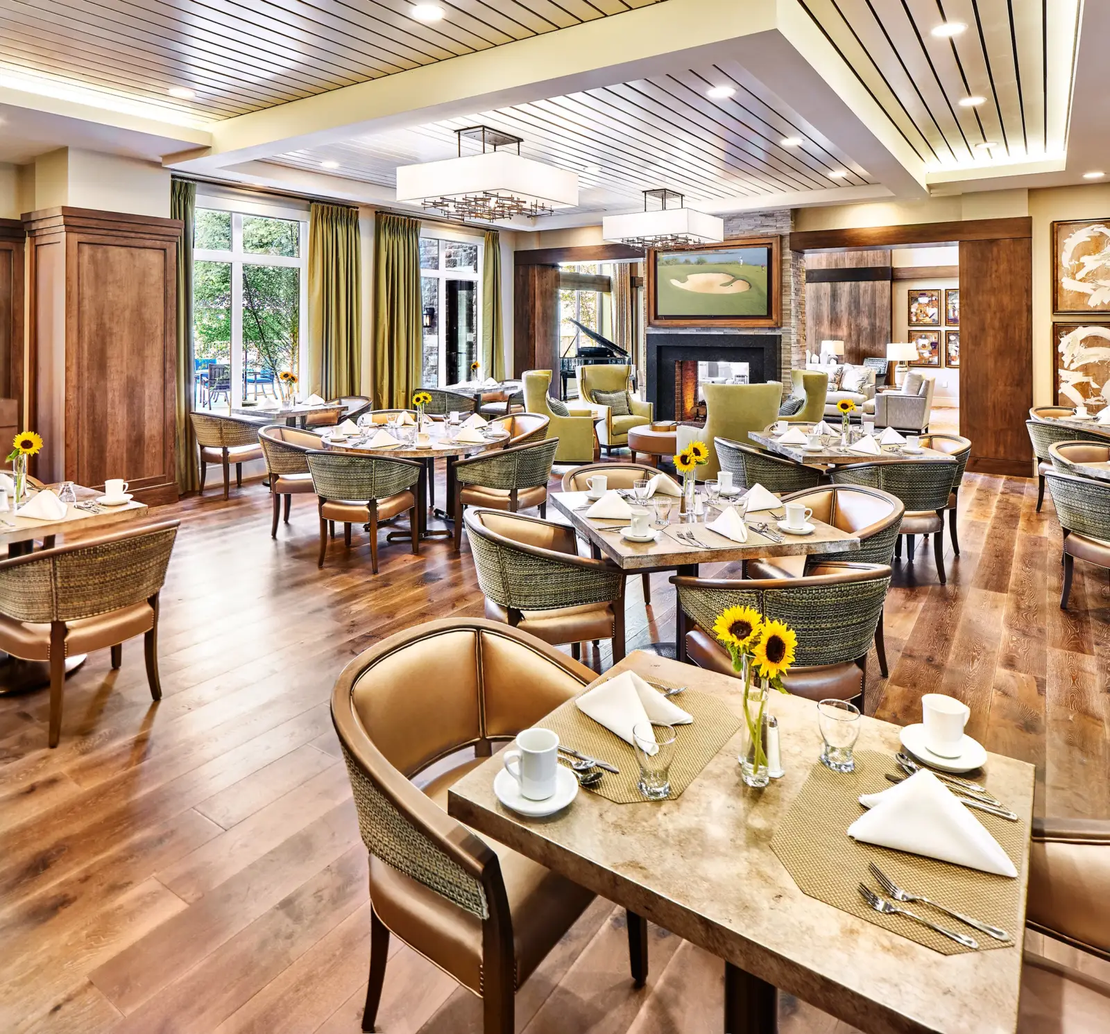 The Club at Briarcliff Manor common dining