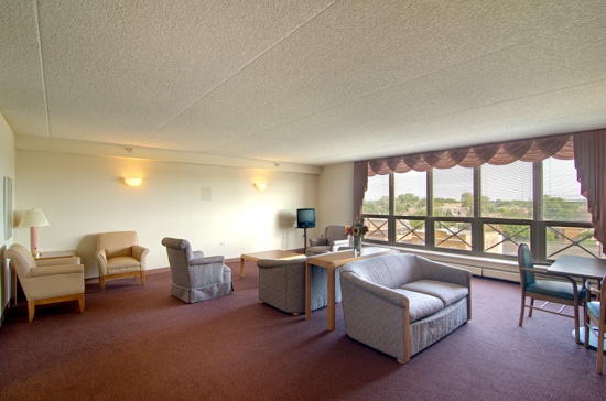 Senior suites belmont-cragin