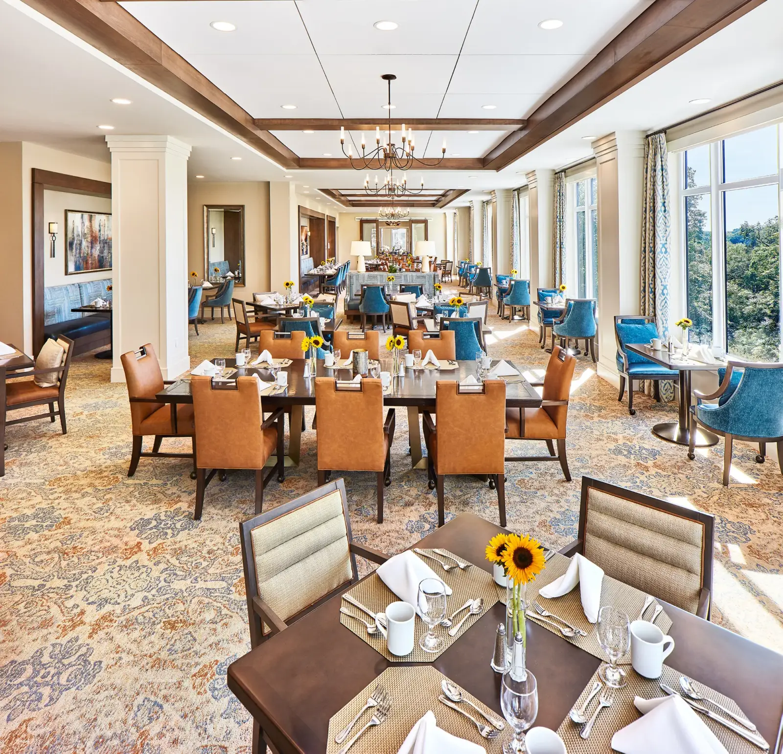 The Club at Briarcliff Manor common dining room