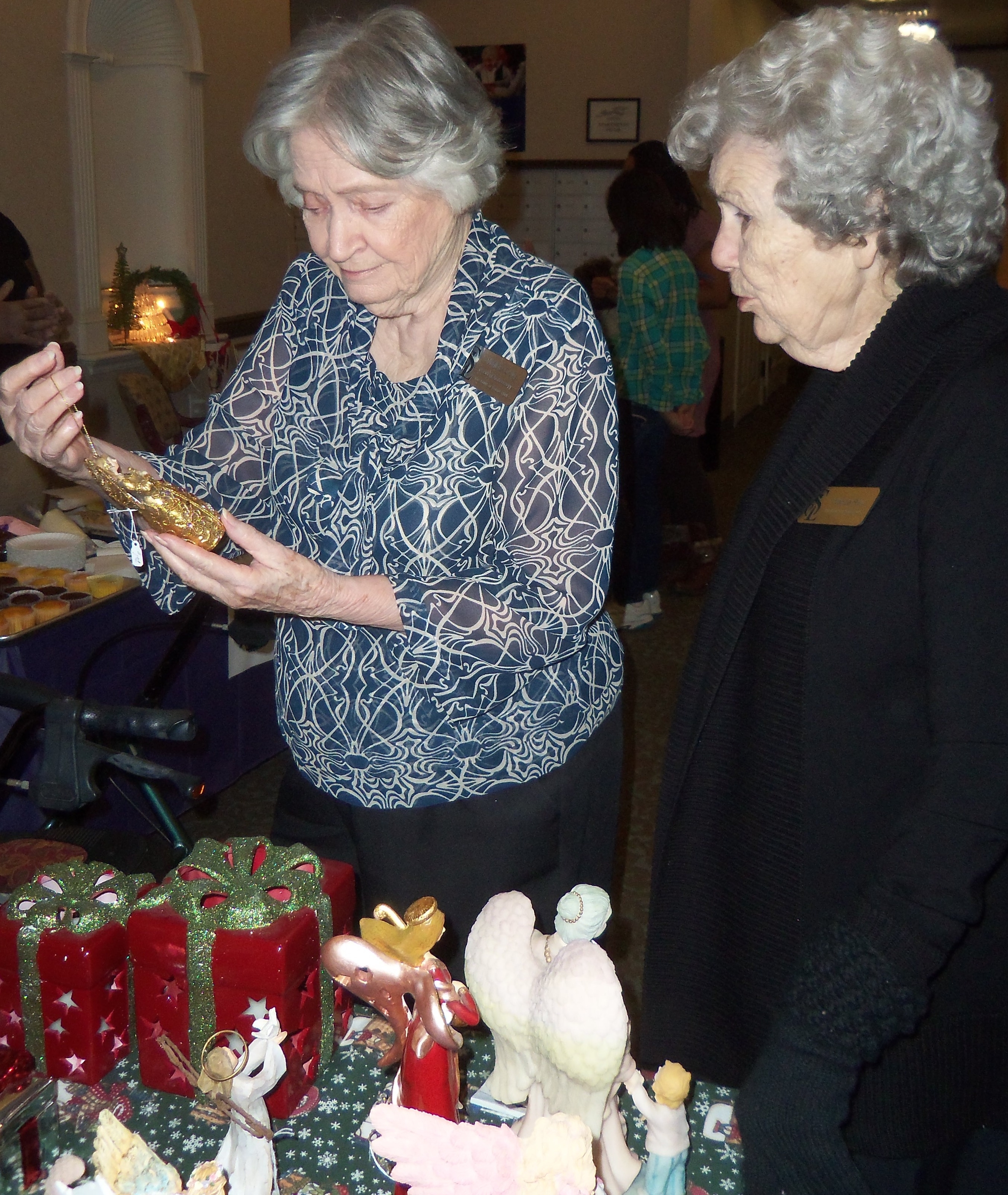 Virginia and Wanza shop at the Round Rock Holiday Bazaar.