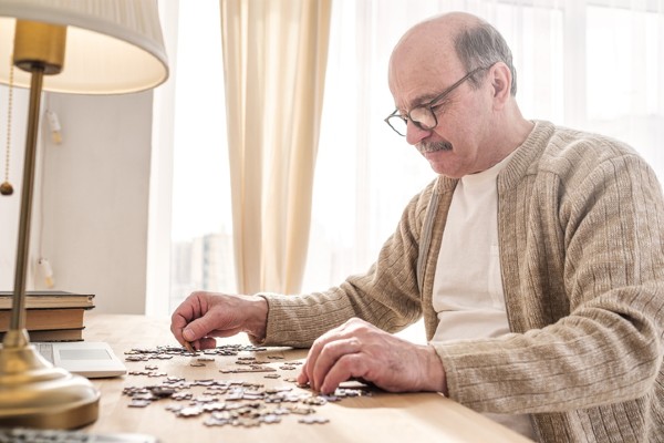 10 Best Brain Games for Seniors & Older Adults | Senior Lifestyle