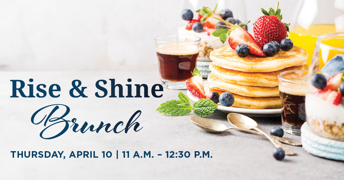 Brunch picture of pancakes and fruits 