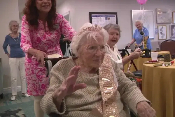 Gloria Meyer celebrates her birthday among friends.